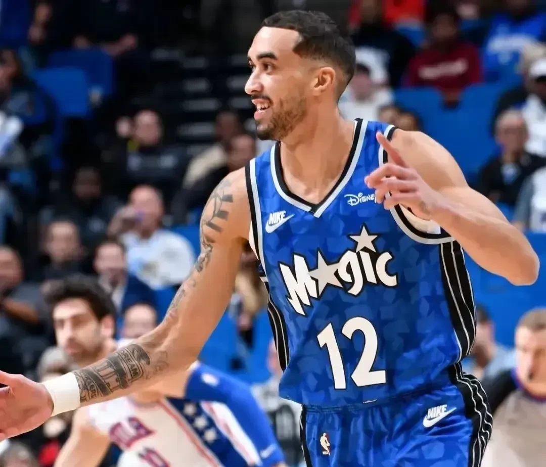 米兰体育官网-关于冲刺阶段突围战来临；广东宏远围绕德甲绝杀压哨；态度坚定；赛程密集仍需轮换的信息